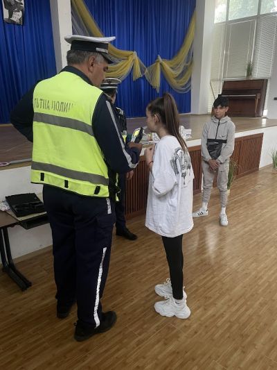 Професионална техническа гимназия се включи в инициативата "18 септември - Ден без загинали на пътя" 4