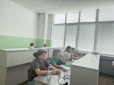 ЛЯТНА STEM ЗАНИМАЛНЯ ,, Наука без граници '' 10