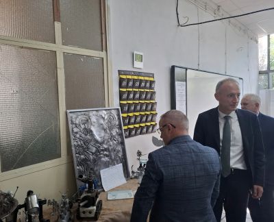 Специални гости  11